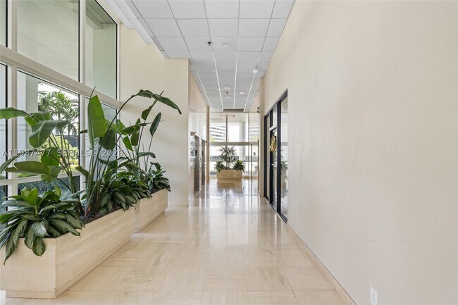 Building Photo - 400 N Flagler Dr