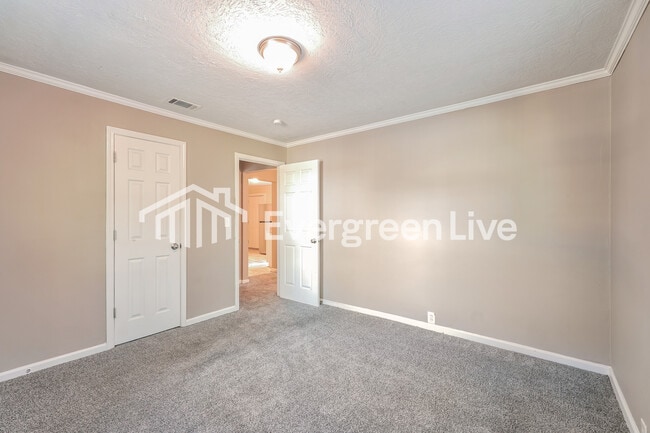 Building Photo - 2809 Jordan St