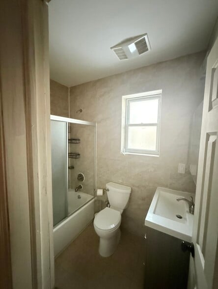 Building Photo - 71 Windom Ave