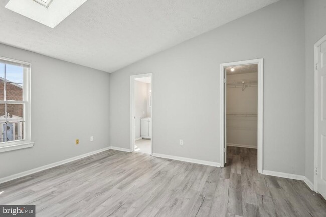 Building Photo - 7726 Mandan Rd