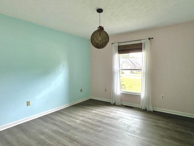 Building Photo - 6604 Kodiak Dr