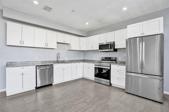 Building Photo - 2137 Shoma Dr