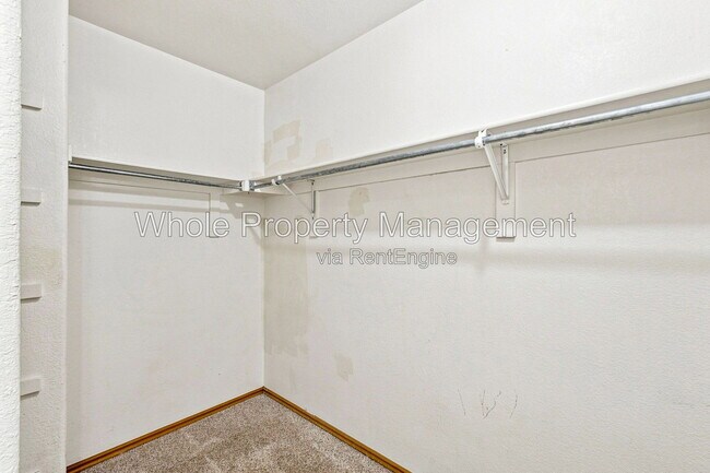Building Photo - 3189 E 106th Ave