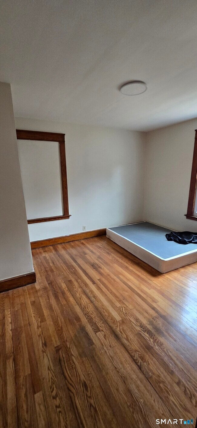 Building Photo - 79 Robbins St