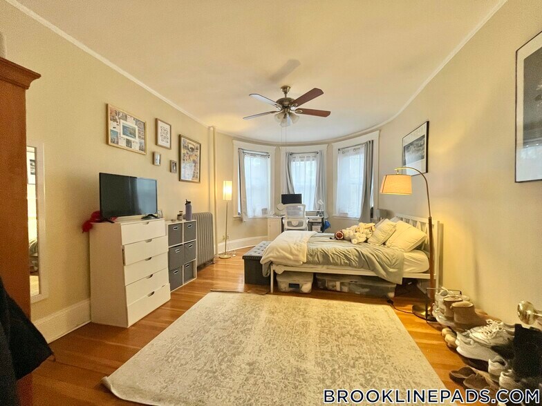 Building Photo - 16 Fuller St