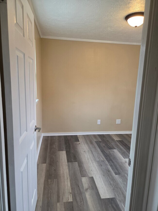 Building Photo - 5272 Fieldcrest Dr