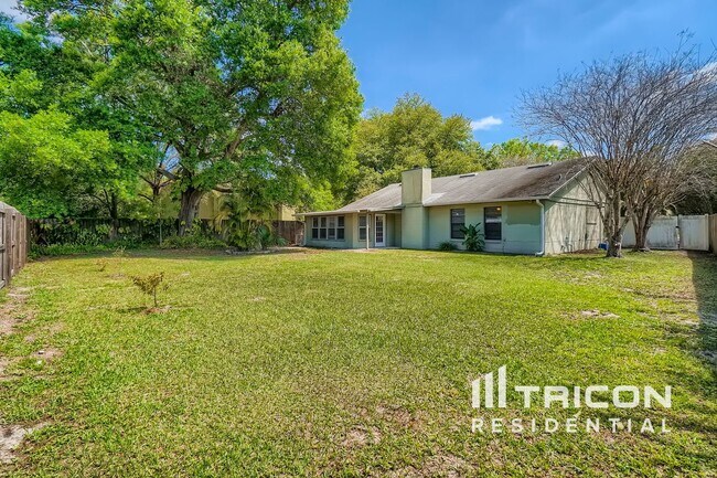 Building Photo - 328 Sir Lawrence Dr