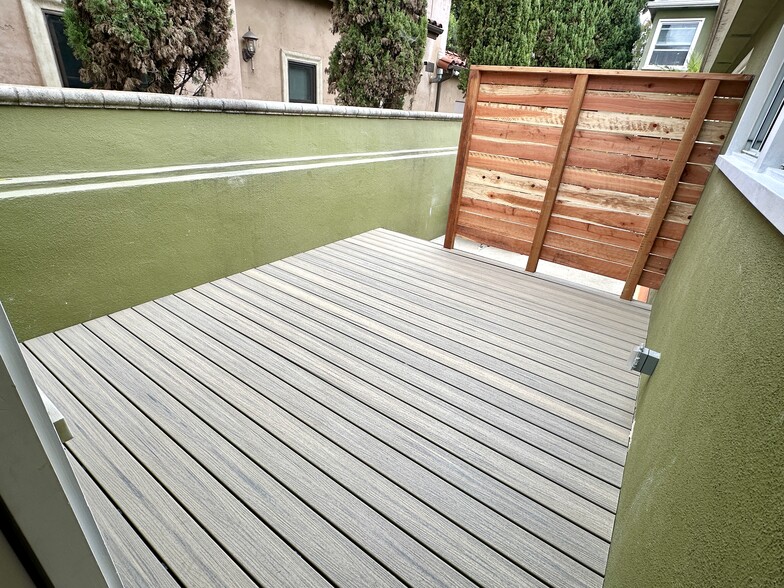 Patio/deck with privacy wall - 1033 Pearl St