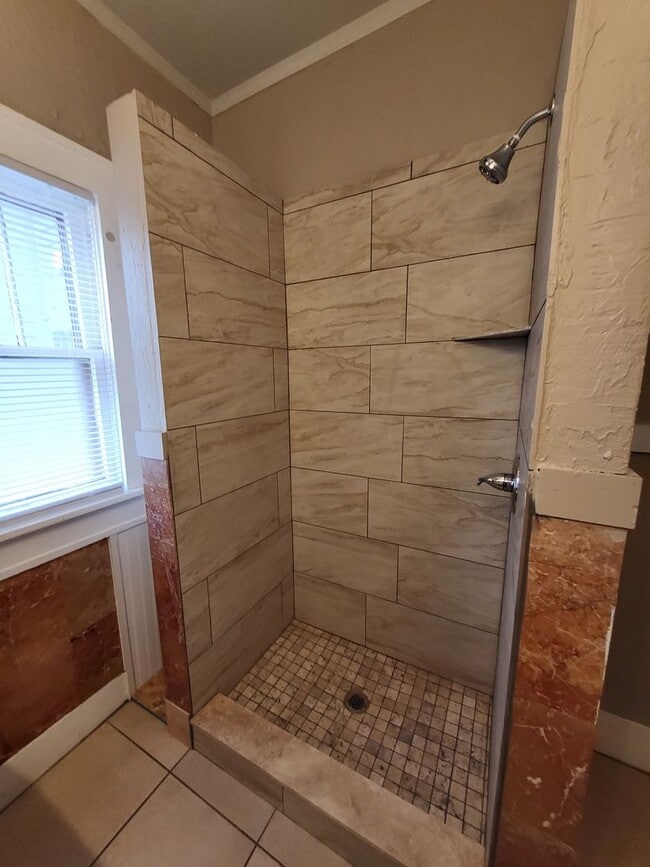 Building Photo - PRELEASING July 2024 - (3-4) Bed/(2) Bath ...
