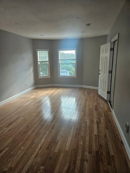 Living room - 41 Raymond St