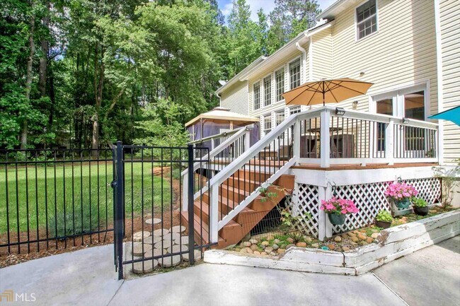 Building Photo - 208 Wysteria Ct