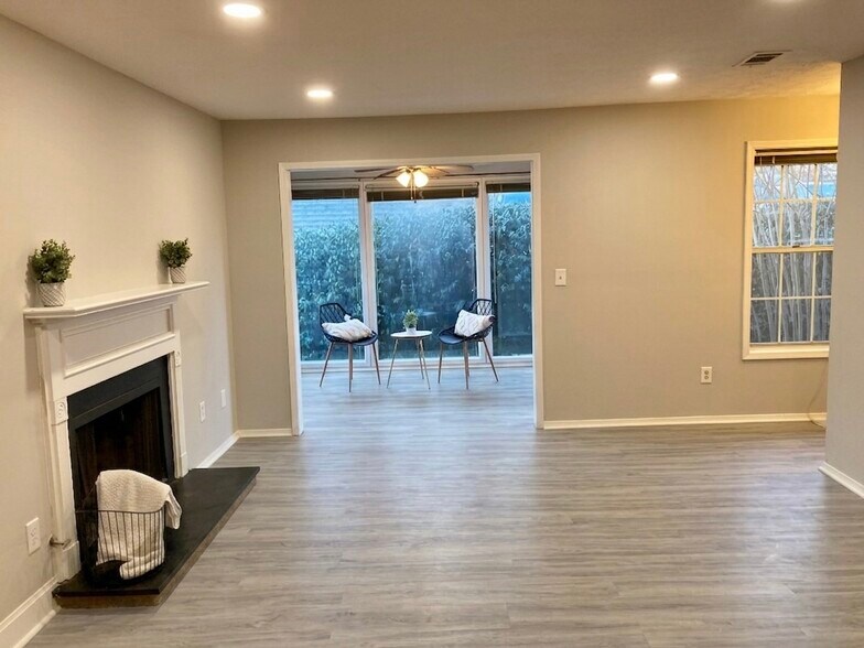New Floors - 1405 Vicksburg Plz