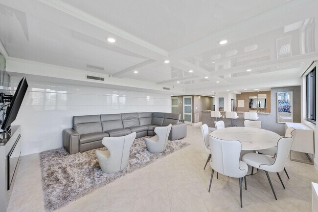 Building Photo - 3420 S Ocean Blvd