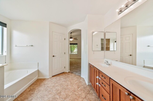 Building Photo - 7809 S 20th Ln