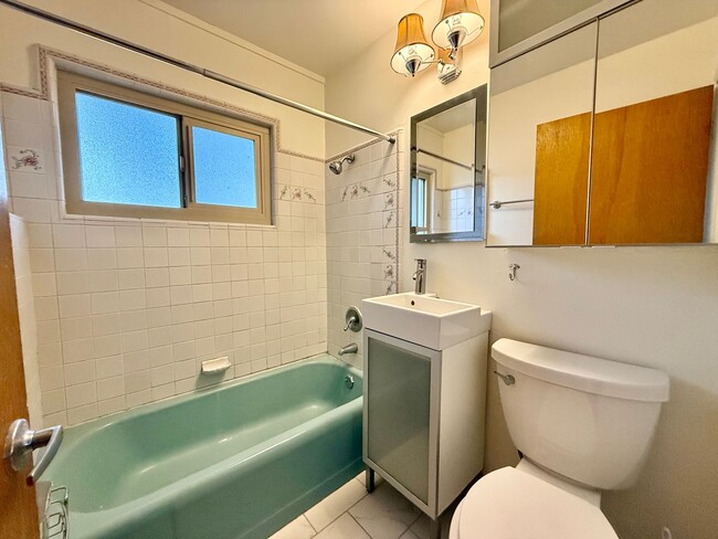 Building Photo - Million-Dollar Views of Granite Mountain &...