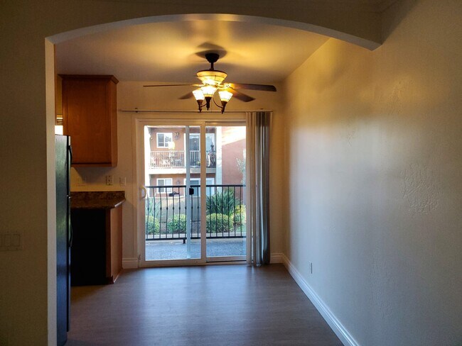 Building Photo - 195 Avenida Descanso