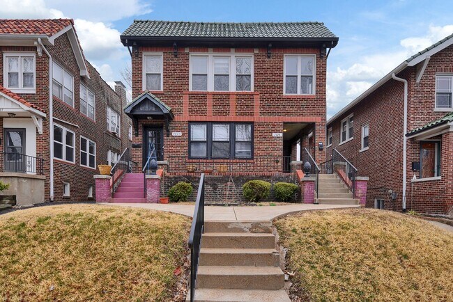 Building Photo - 7725 Brookline Terrace