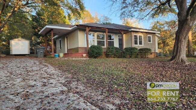 Building Photo - Remodeled 3/2 ready for new tenants.