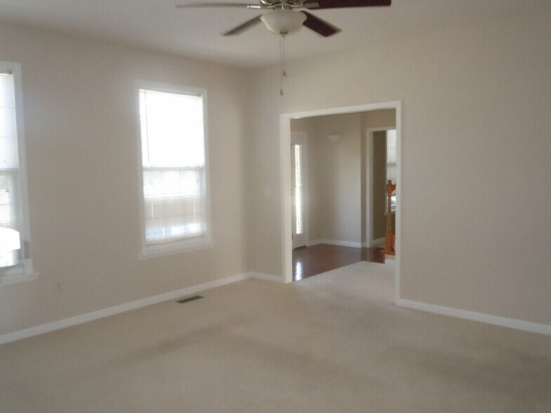 Building Photo - 100 Angel Oak Ct