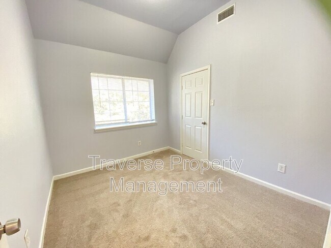 Building Photo - 903 Freshwood Ct