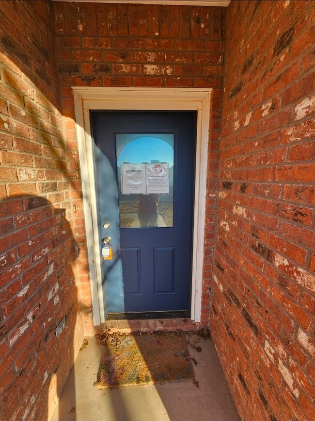 Building Photo - 3 bed 2 bath 2 car garage