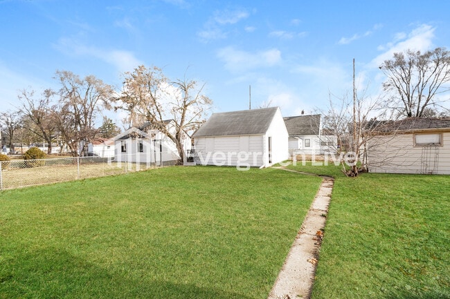 Building Photo - 4854 N 73rd St