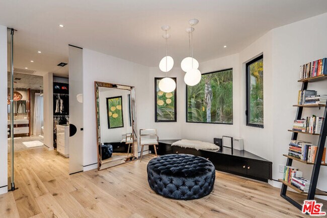 Building Photo - 25879 Chalmers Pl