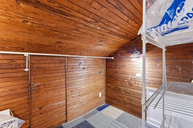 Building Photo - 431 E 50th St
