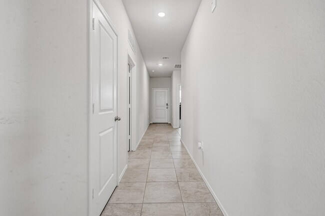 Building Photo - 25285 N 185th Ave