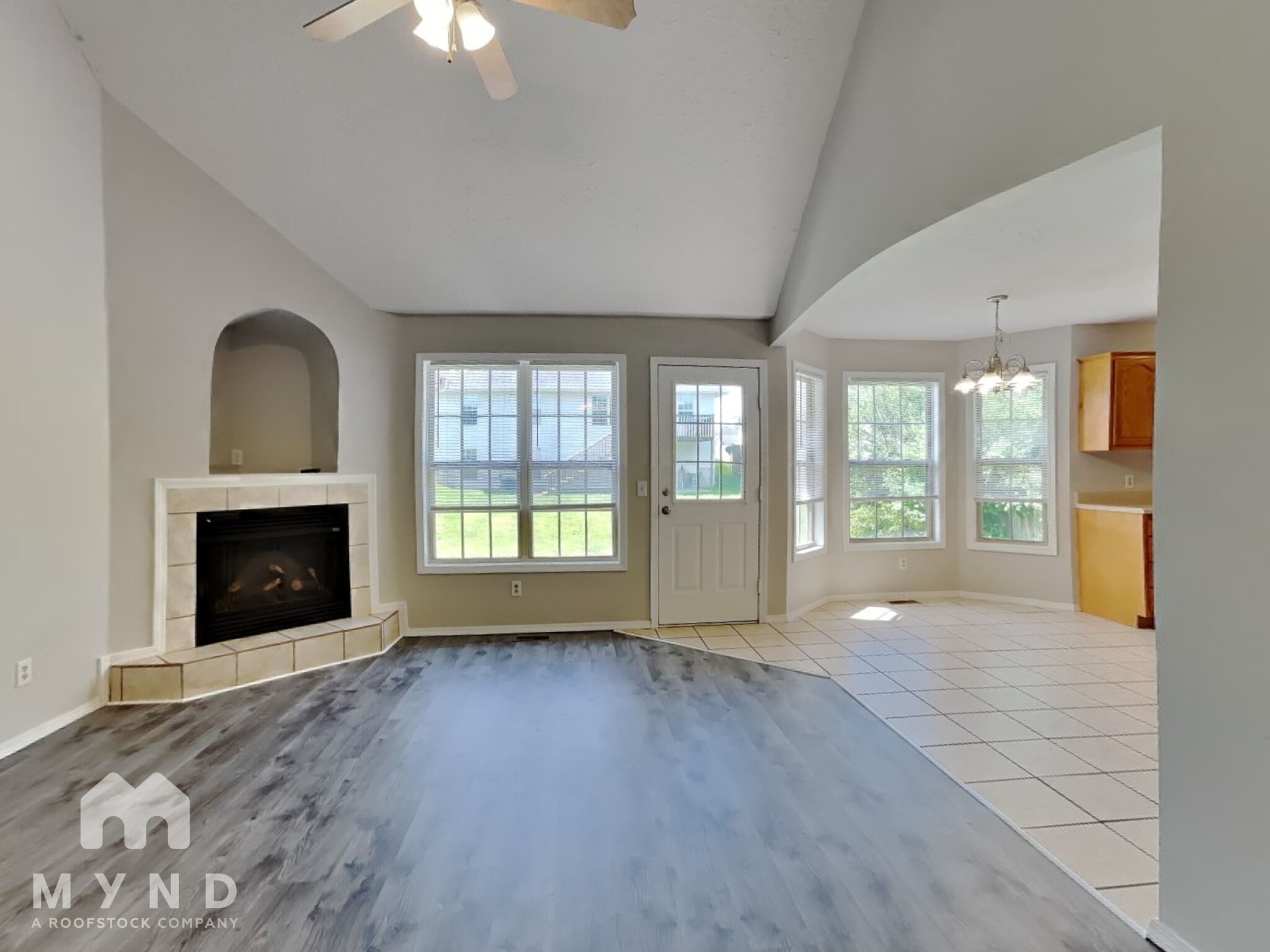 Building Photo - 416 E Denton Cir