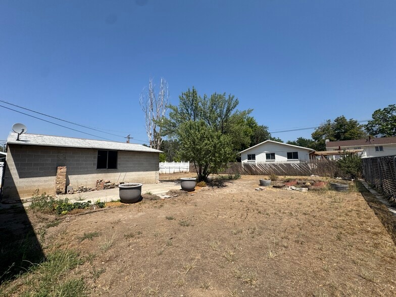 Building Photo - 7665 S 1000 E
