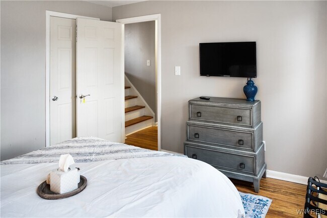 Building Photo - 193 Thistle Lea