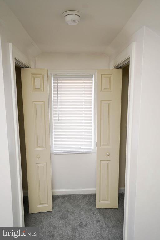 Building Photo - 401 Newton Terrace