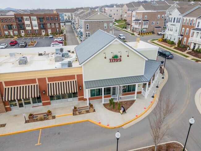 Building Photo - 2022-BUILT BURKITT COMMONS CONDO WALKABLE ...