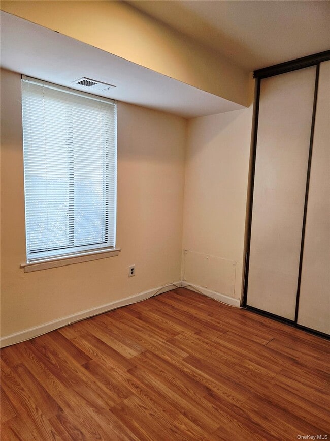 Building Photo - 7 Boulder Ct