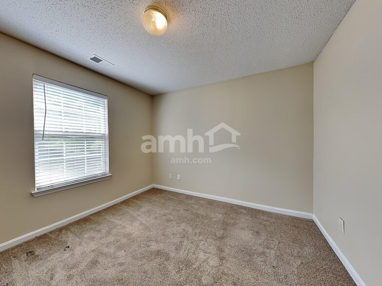 Building Photo - 2901 Horseshoe Bend Rd SW