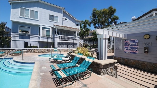Building Photo - 580 N Pageant Dr