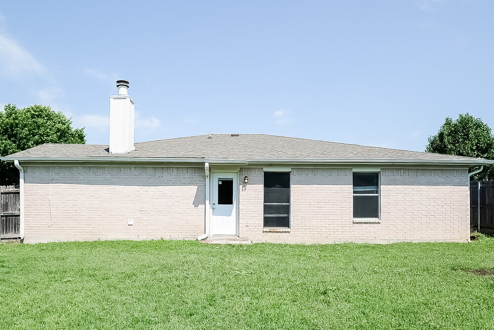 Building Photo - 10224 Maverick Dr