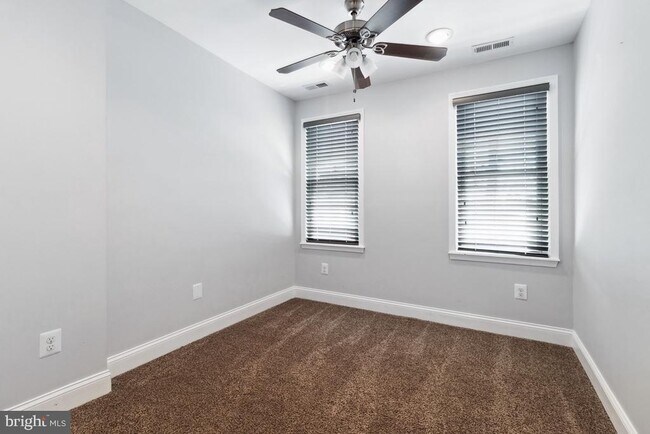 Building Photo - 2933 Fait Ave