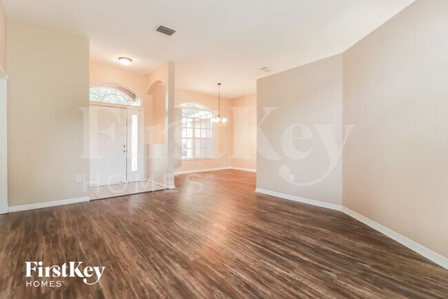 Building Photo - 318 Country Vineyard Dr