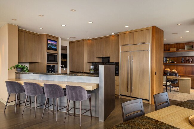 Building Photo - 3Bd/2.5Ba One Lincoln Tower Penthouse