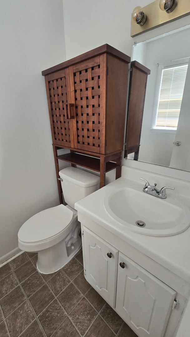 Building Photo - 6615 Keeler Dr