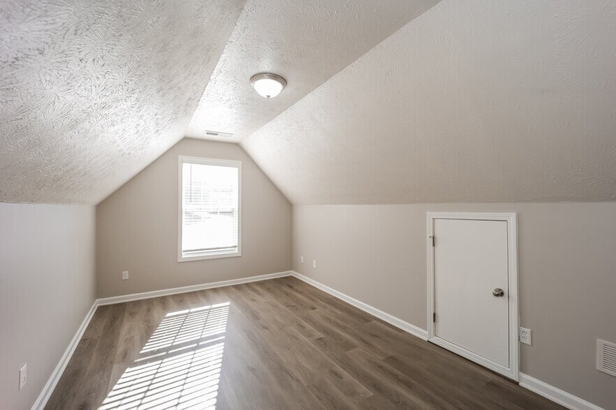 Building Photo - 1716 Anniston Dr