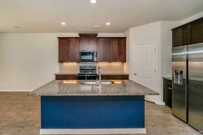 Building Photo - 251 Antler Bnd