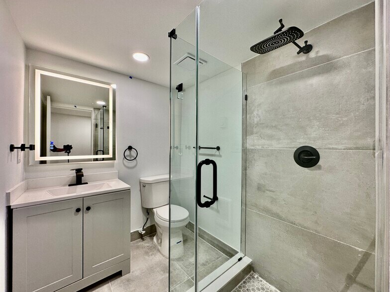 Building Photo - 6540 Windham Ave