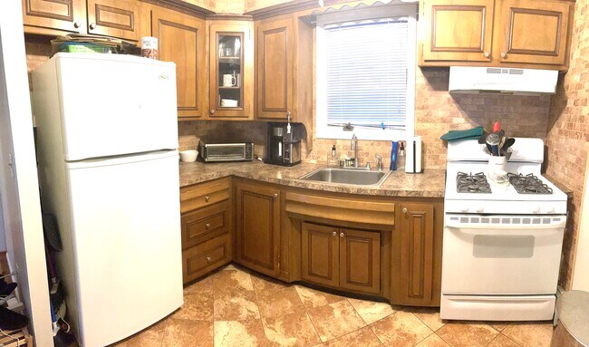 Building Photo - 97 Brookfield Ave