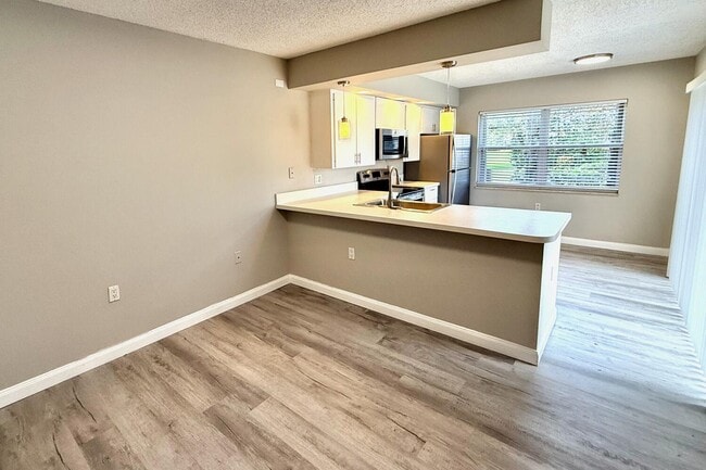 Building Photo - 3387 SW Sunset Trace Cir