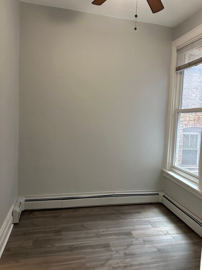 Building Photo - 1133 N State St