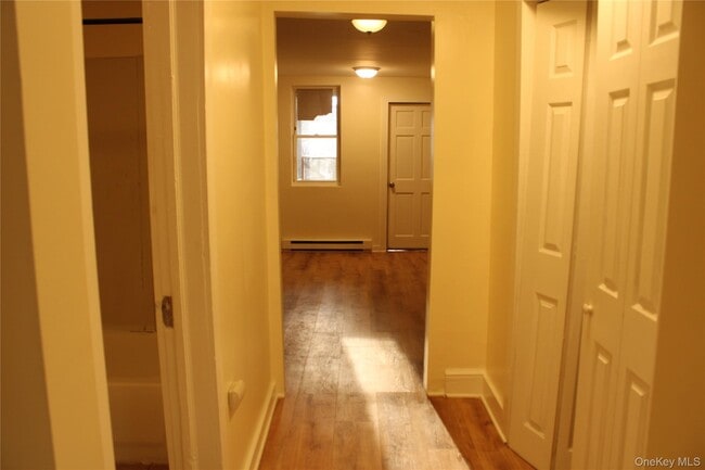 Building Photo - 52 S Bridge St