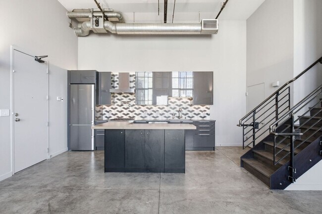 Building Photo - 60 Rausch St